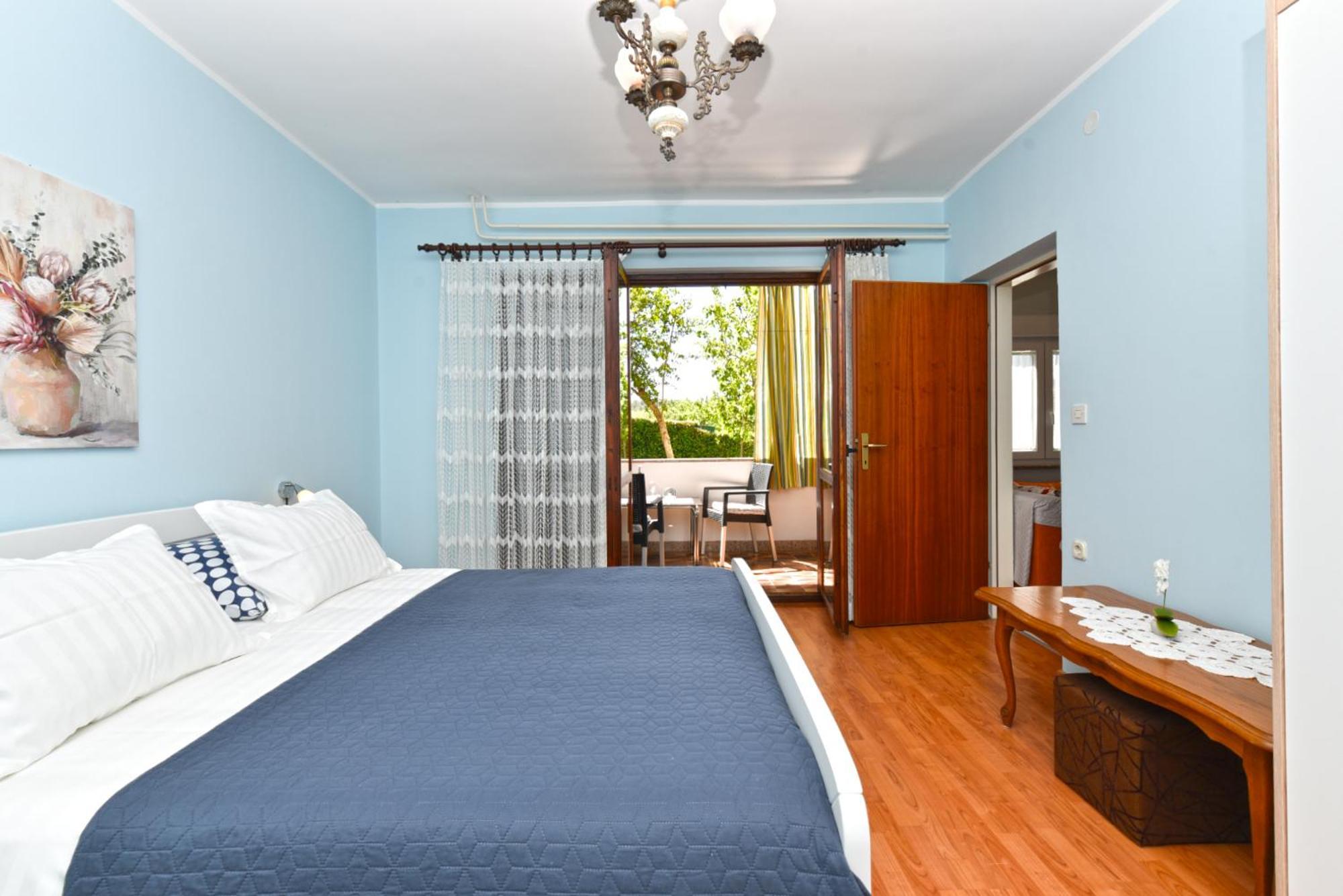 Apartments Nevina 1230 Пула Екстериор снимка