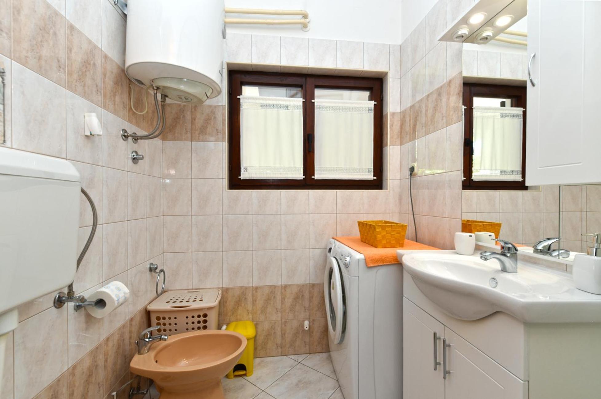 Apartments Nevina 1230 Пула Екстериор снимка
