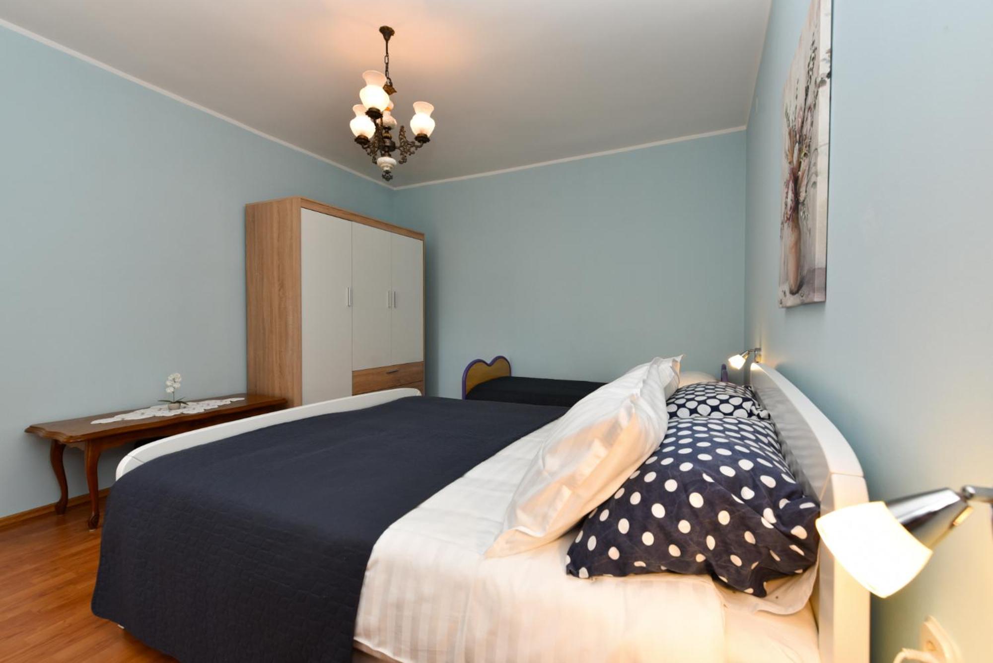 Apartments Nevina 1230 Пула Екстериор снимка