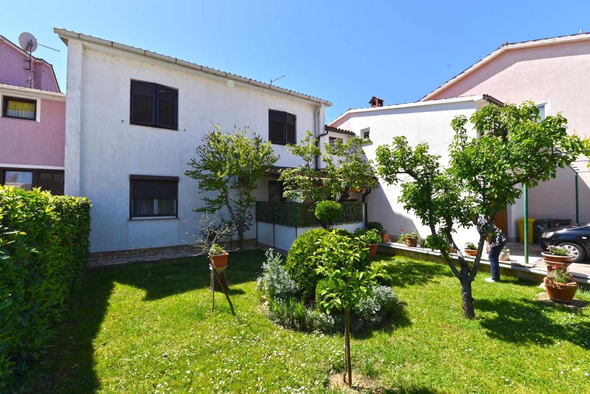 Apartments Nevina 1230 Пула Екстериор снимка