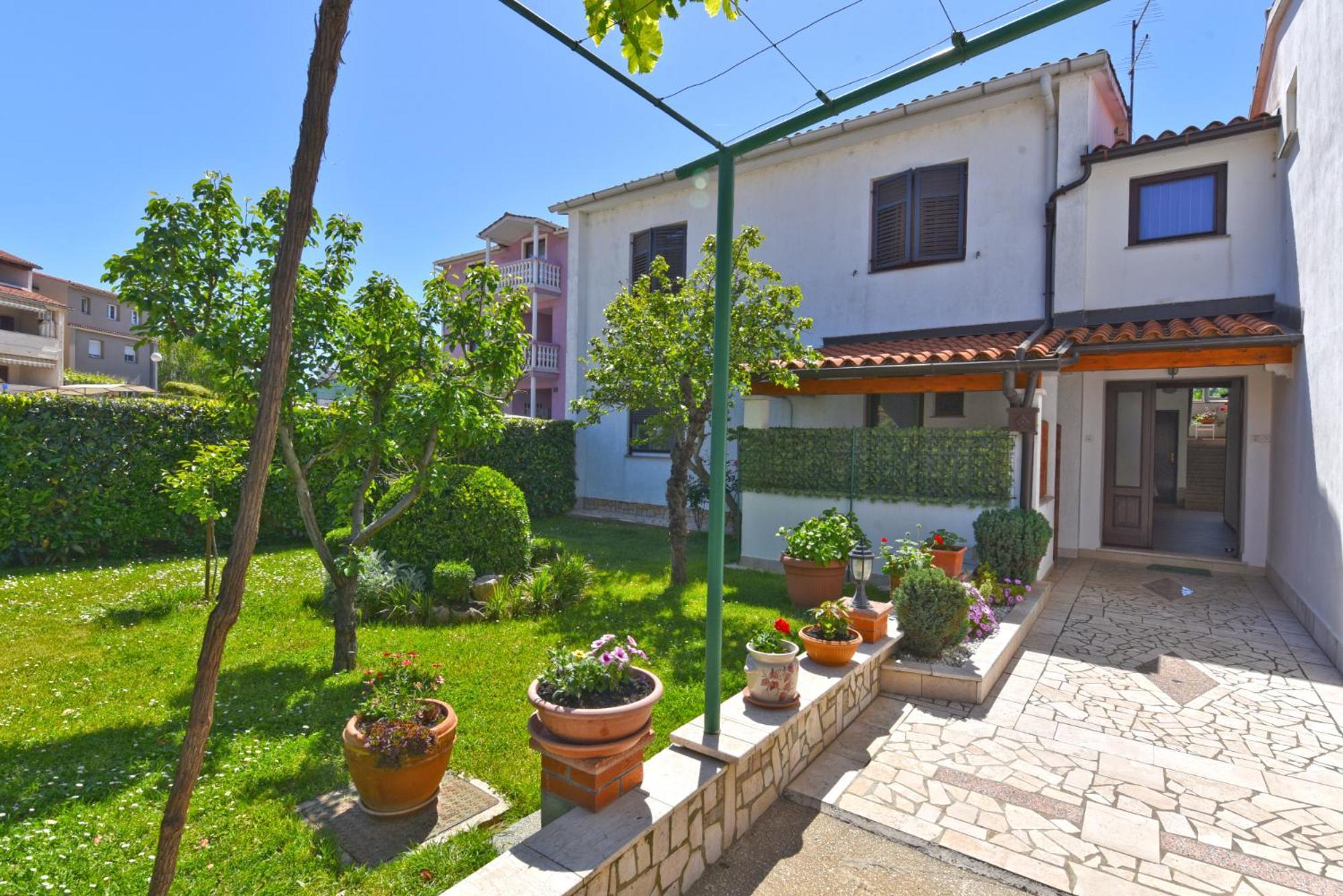 Apartments Nevina 1230 Пула Екстериор снимка